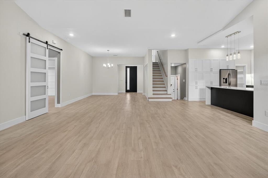 En Renta: $3,995 (4 camas, 2 baños, 2925 Pies cuadrados)
