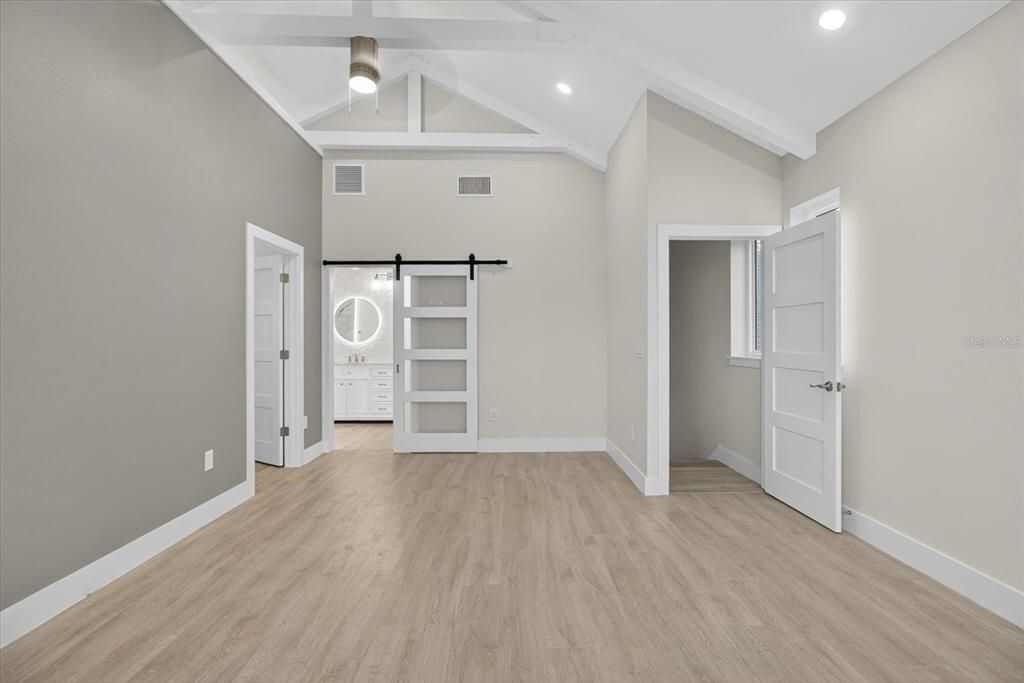 En Renta: $3,995 (4 camas, 2 baños, 2925 Pies cuadrados)