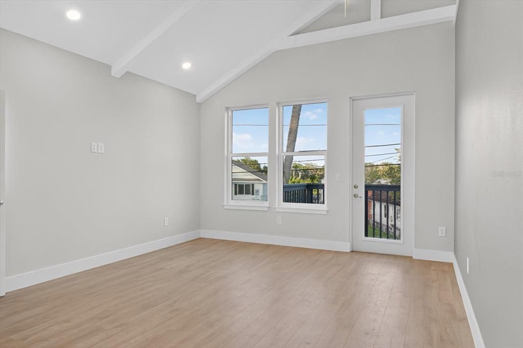 En Renta: $3,995 (4 camas, 2 baños, 2925 Pies cuadrados)