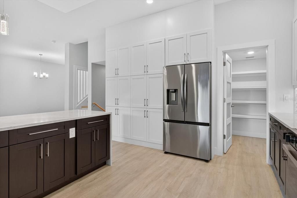 En Renta: $3,995 (4 camas, 2 baños, 2925 Pies cuadrados)