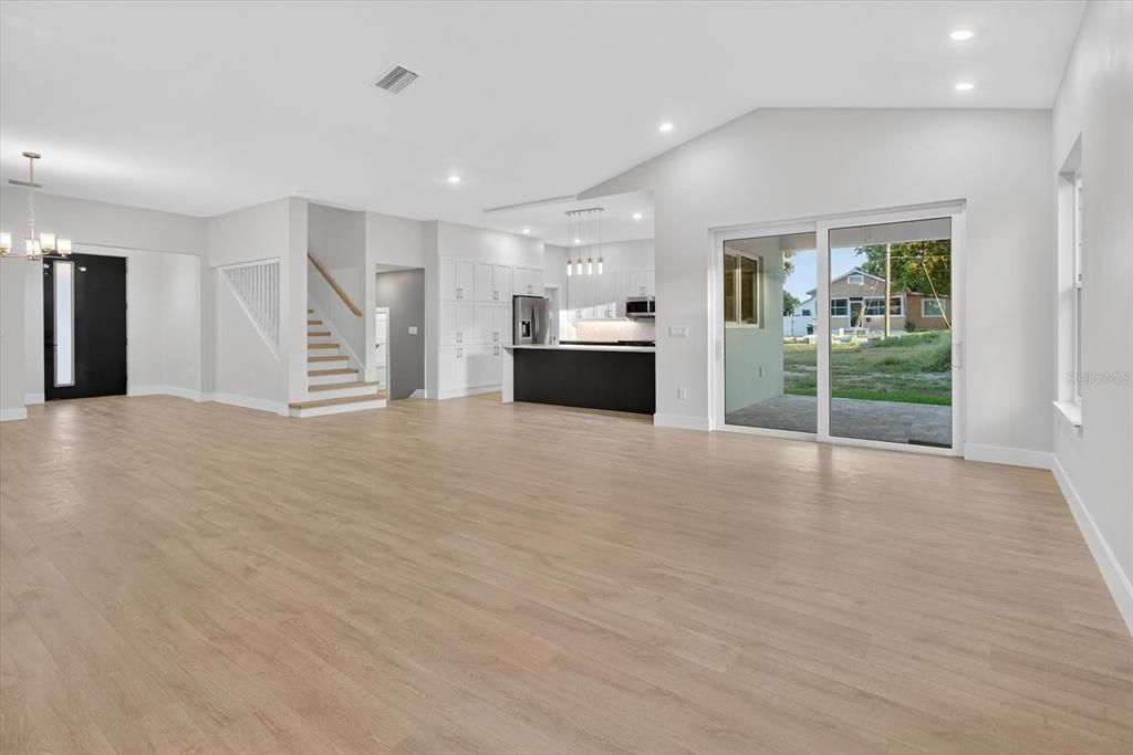 En Renta: $3,995 (4 camas, 2 baños, 2925 Pies cuadrados)