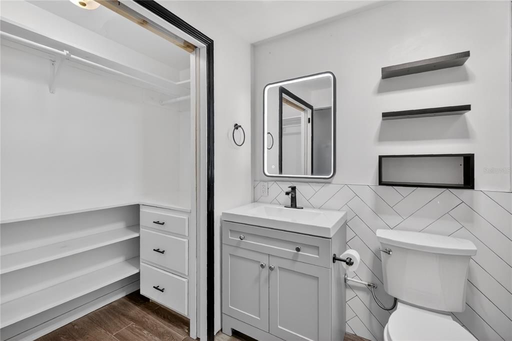 В аренду: $1,850 (4 спален, 2 ванн, 1232 Квадратных фут)