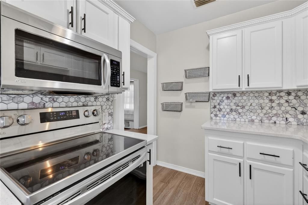 В аренду: $1,850 (4 спален, 2 ванн, 1232 Квадратных фут)