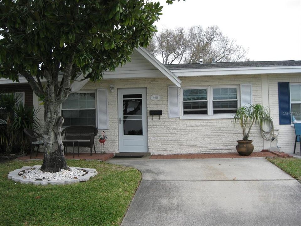 For Rent: $1,500 (2 beds, 1 baths, 850 Square Feet)