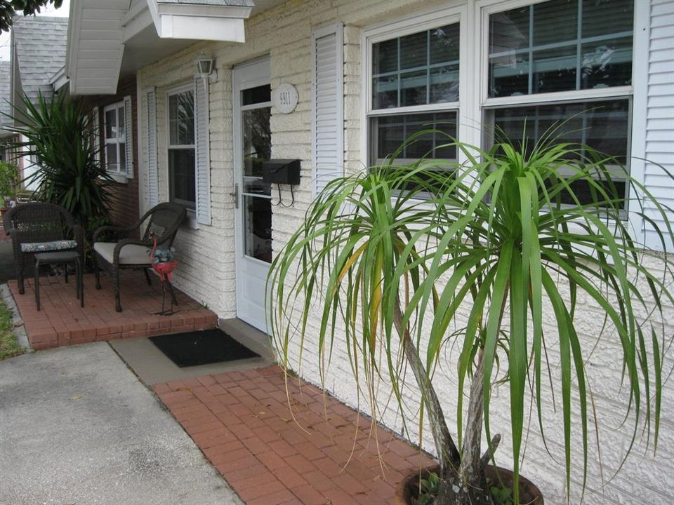 For Rent: $1,500 (2 beds, 1 baths, 850 Square Feet)