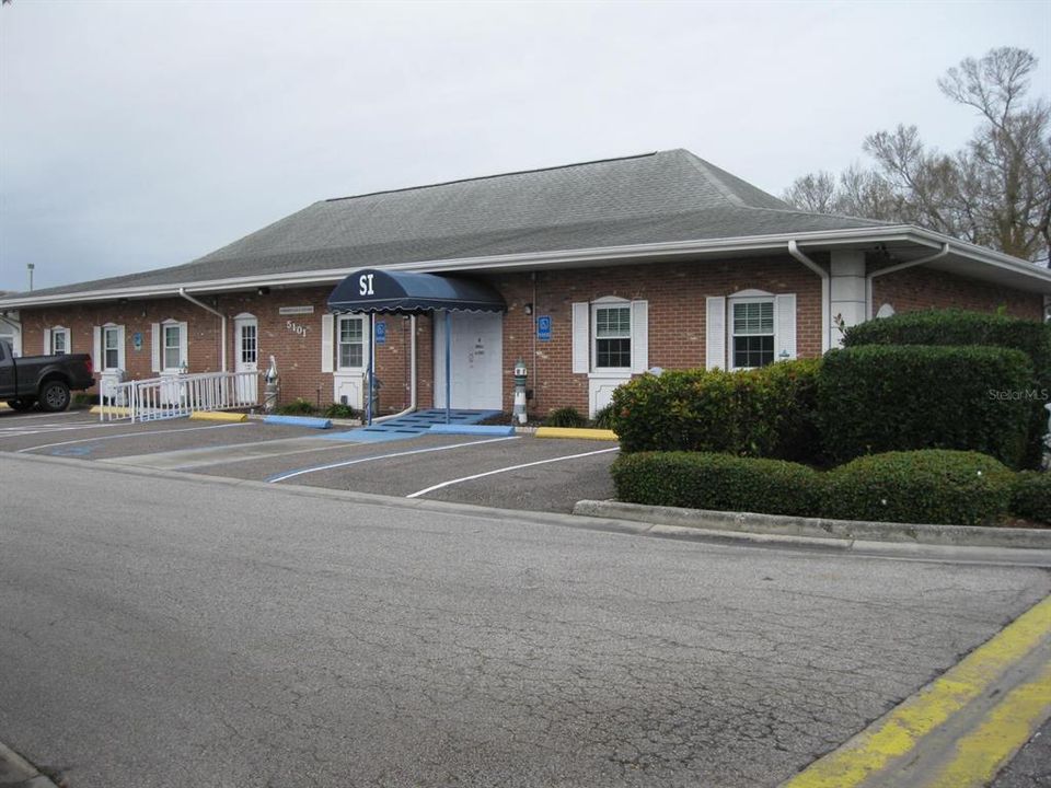 For Rent: $1,500 (2 beds, 1 baths, 850 Square Feet)