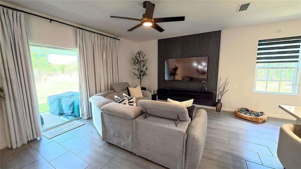 Active With Contract: $2,300 (3 beds, 2 baths, 1995 Square Feet)