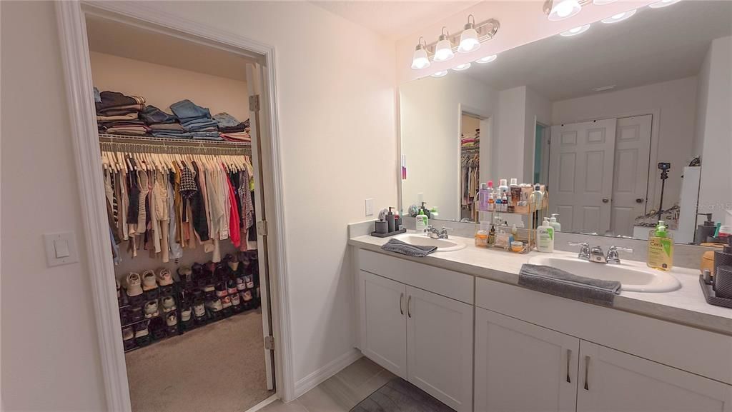 Active With Contract: $2,300 (3 beds, 2 baths, 1995 Square Feet)