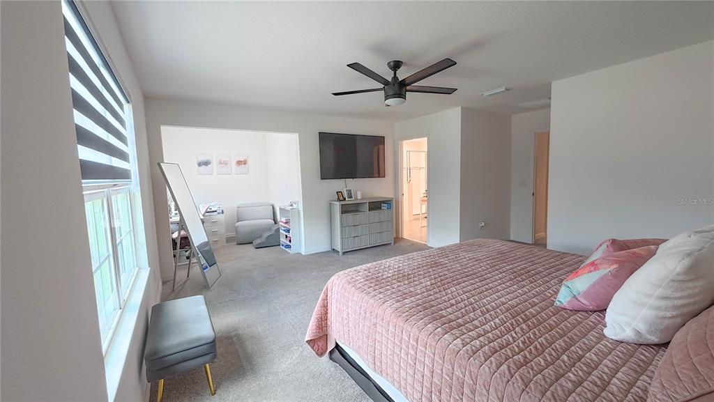 Active With Contract: $2,300 (3 beds, 2 baths, 1995 Square Feet)
