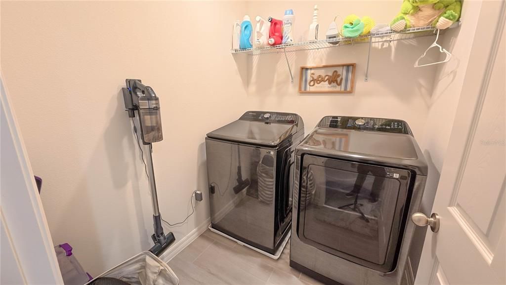 Active With Contract: $2,300 (3 beds, 2 baths, 1995 Square Feet)