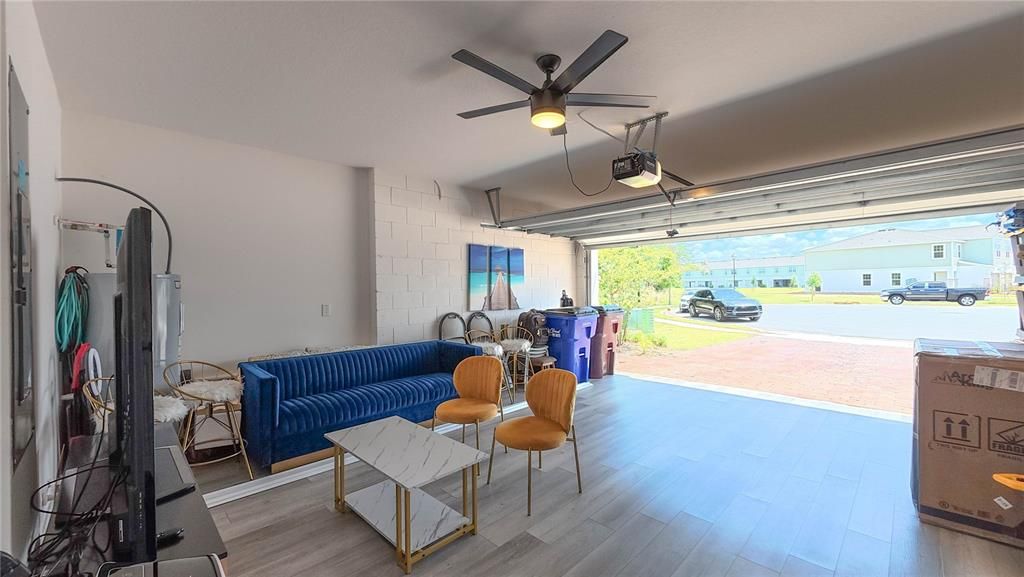 Active With Contract: $2,300 (3 beds, 2 baths, 1995 Square Feet)