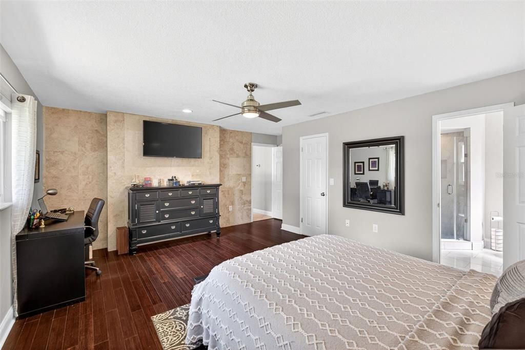 Activo con contrato: $459,000 (3 camas, 2 baños, 1891 Pies cuadrados)