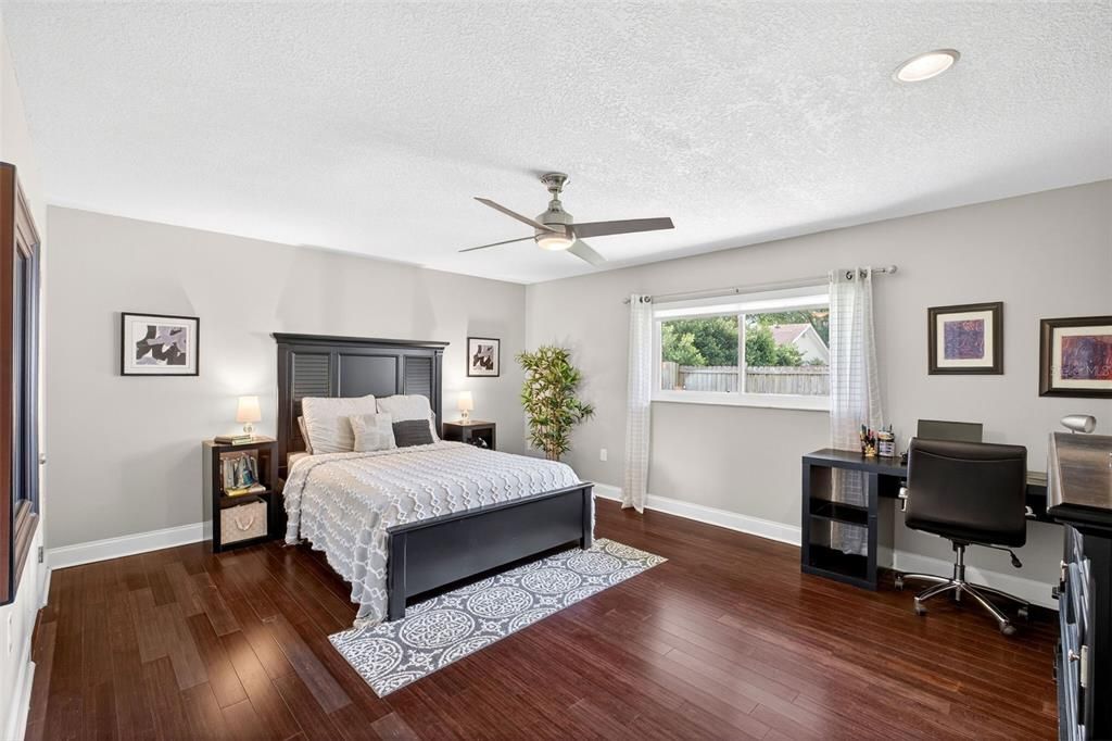 Activo con contrato: $459,000 (3 camas, 2 baños, 1891 Pies cuadrados)