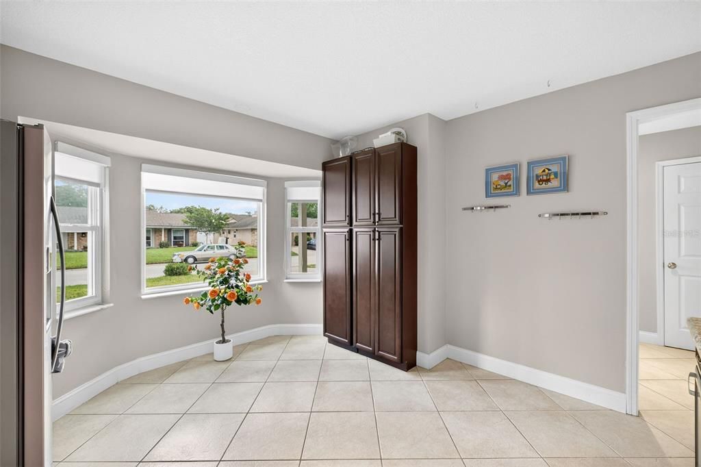 Activo con contrato: $459,000 (3 camas, 2 baños, 1891 Pies cuadrados)