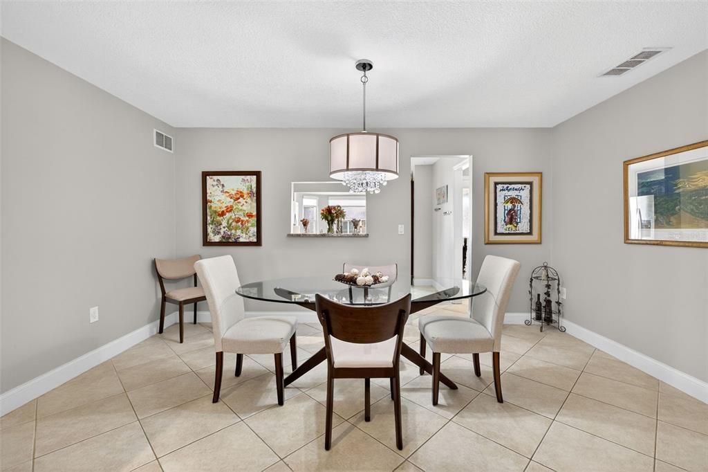 Activo con contrato: $459,000 (3 camas, 2 baños, 1891 Pies cuadrados)