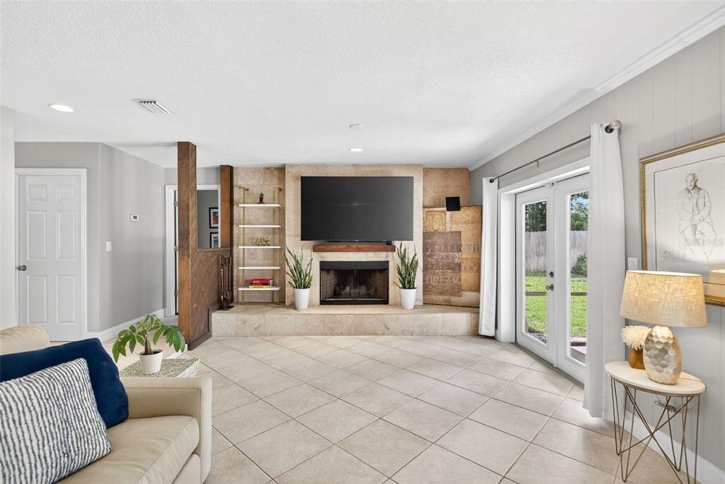 Activo con contrato: $459,000 (3 camas, 2 baños, 1891 Pies cuadrados)