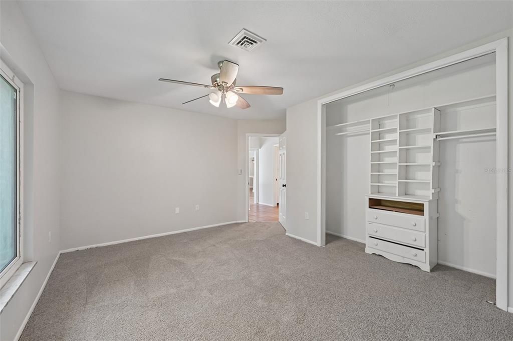 For Sale: $500,000 (3 beds, 3 baths, 1920 Square Feet)