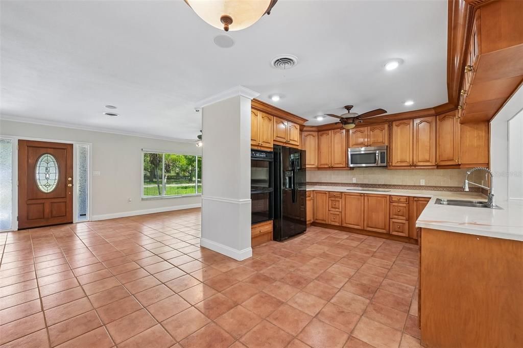 For Sale: $500,000 (3 beds, 3 baths, 1920 Square Feet)