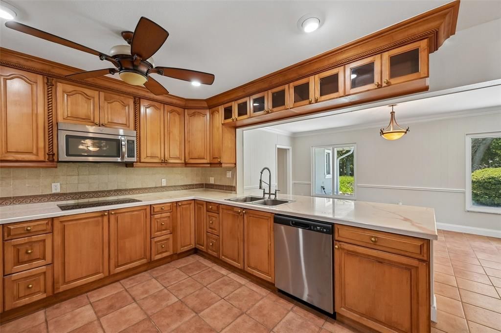 For Sale: $500,000 (3 beds, 3 baths, 1920 Square Feet)