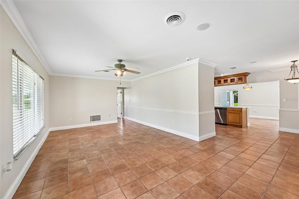 For Sale: $500,000 (3 beds, 3 baths, 1920 Square Feet)