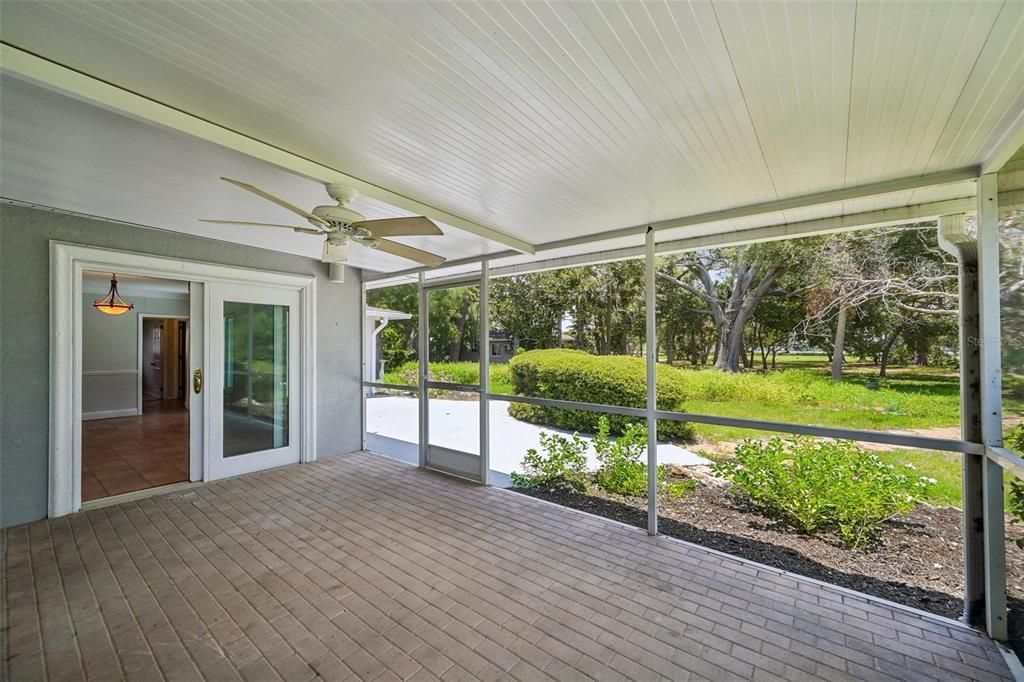 For Sale: $500,000 (3 beds, 3 baths, 1920 Square Feet)