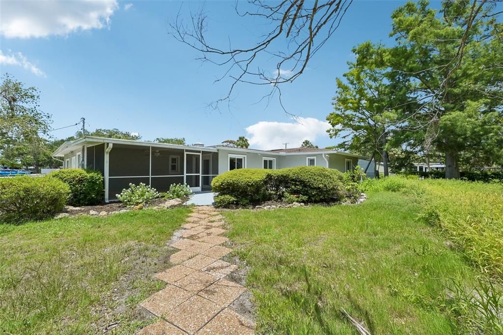For Sale: $500,000 (3 beds, 3 baths, 1920 Square Feet)