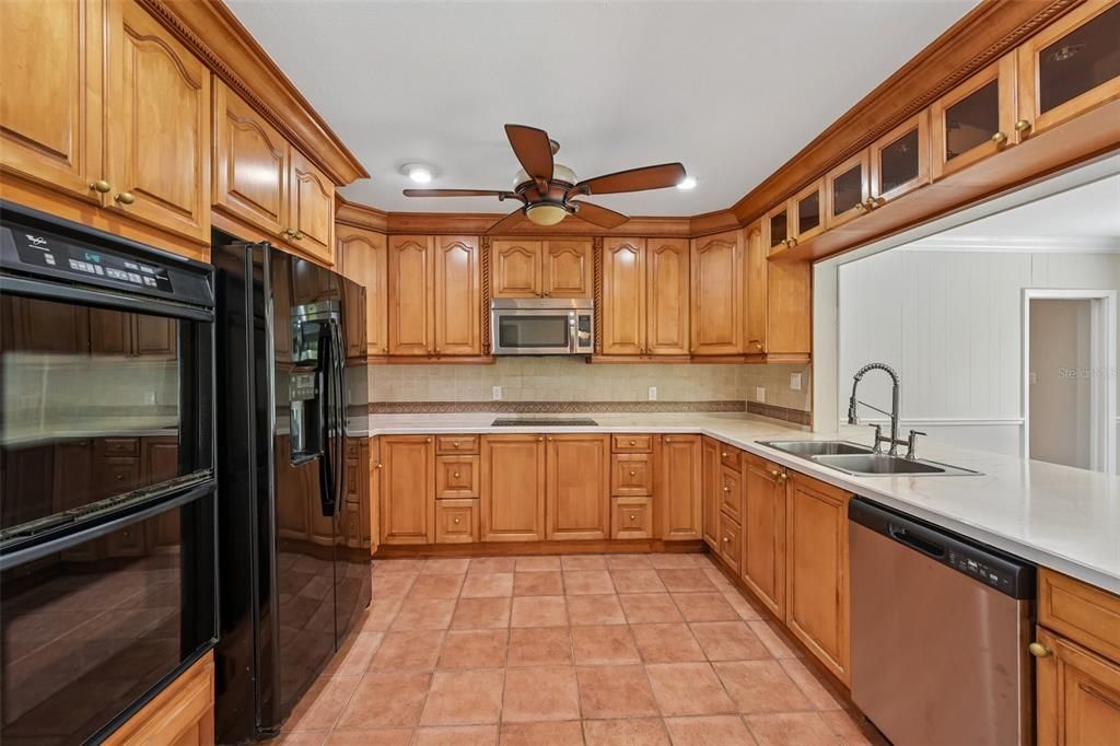 For Sale: $500,000 (3 beds, 3 baths, 1920 Square Feet)