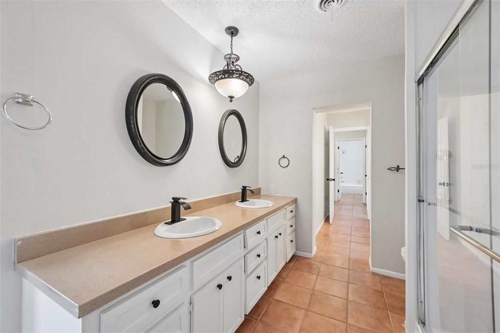 For Sale: $500,000 (3 beds, 3 baths, 1920 Square Feet)