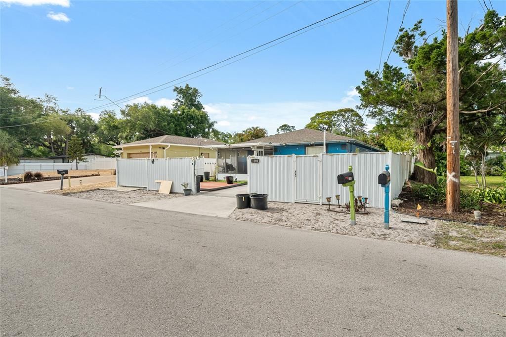 Activo con contrato: $277,500 (3 camas, 1 baños, 1232 Pies cuadrados)