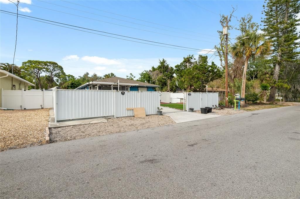 Activo con contrato: $277,500 (3 camas, 1 baños, 1232 Pies cuadrados)