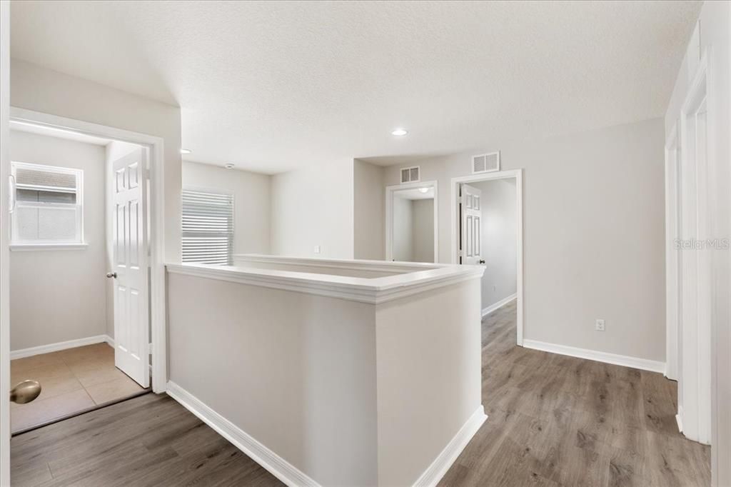 Activo con contrato: $475,000 (4 camas, 2 baños, 2338 Pies cuadrados)