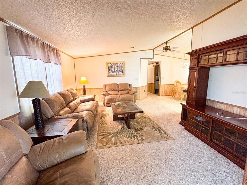 На продажу: $179,900 (2 спален, 2 ванн, 1248 Квадратных фут)