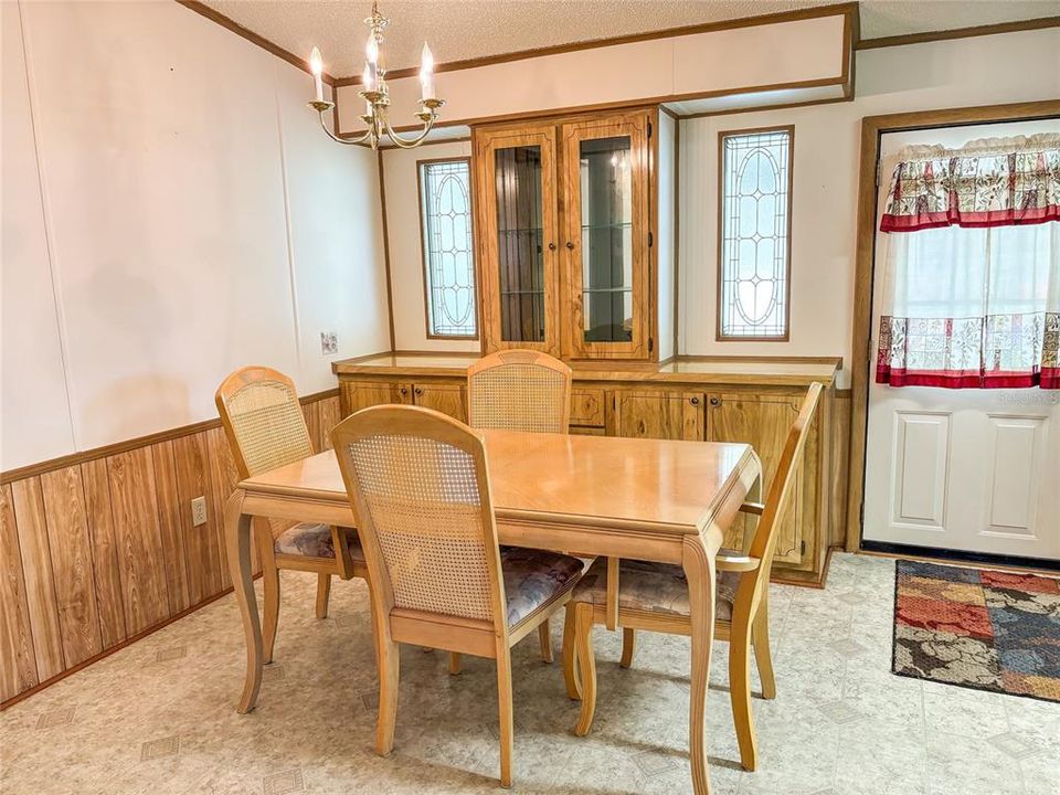 На продажу: $179,900 (2 спален, 2 ванн, 1248 Квадратных фут)