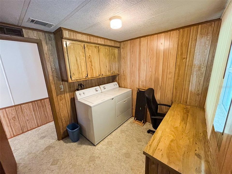 На продажу: $179,900 (2 спален, 2 ванн, 1248 Квадратных фут)