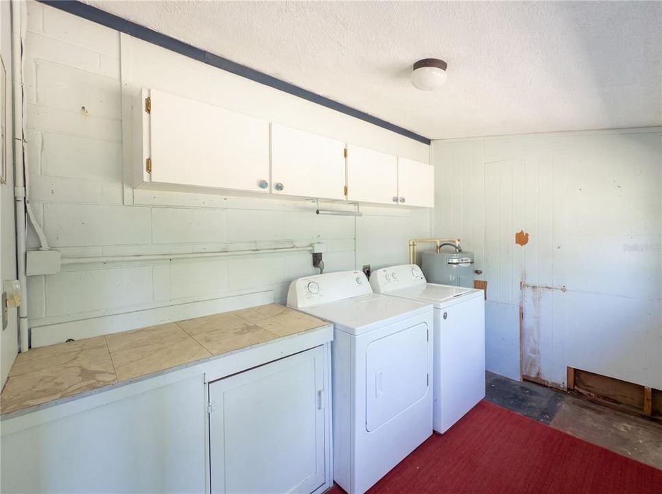 For Sale: $160,000 (2 beds, 1 baths, 1016 Square Feet)