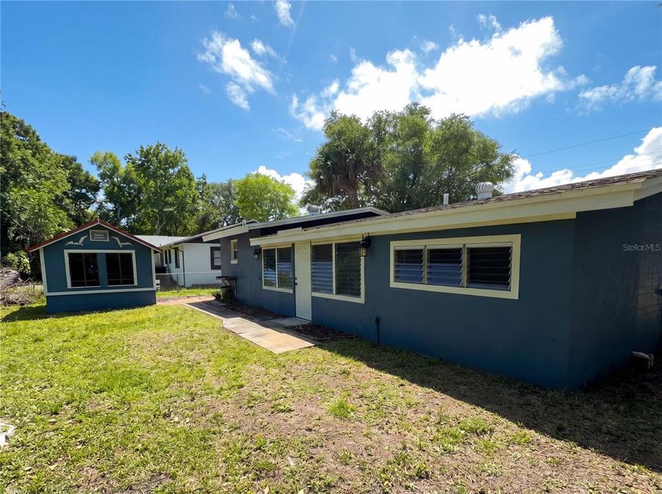 For Sale: $160,000 (2 beds, 1 baths, 1016 Square Feet)