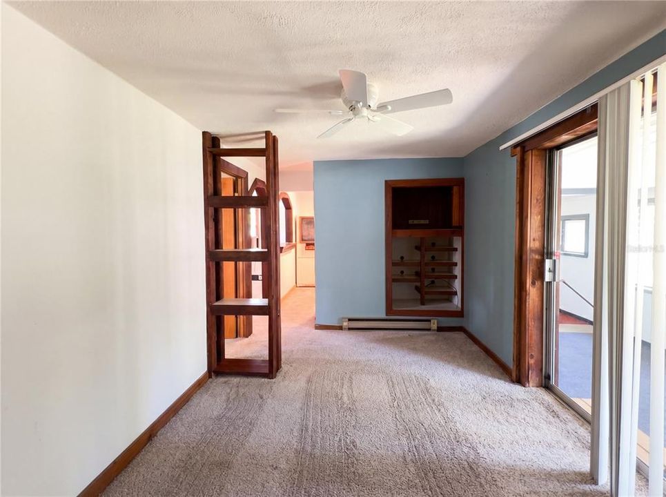 For Sale: $160,000 (2 beds, 1 baths, 1016 Square Feet)