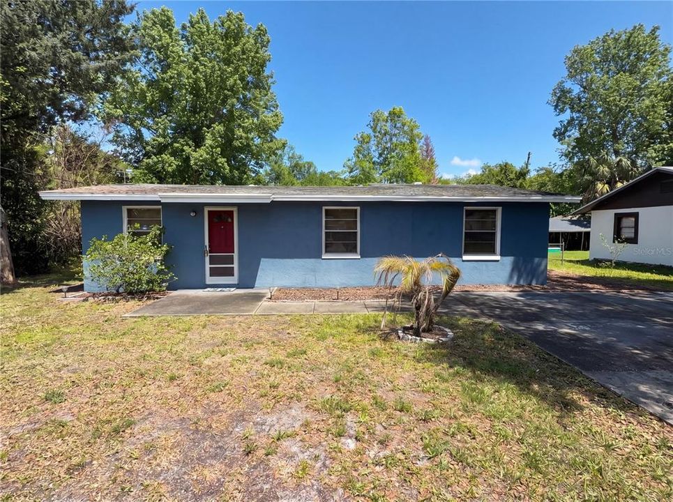For Sale: $160,000 (2 beds, 1 baths, 1016 Square Feet)