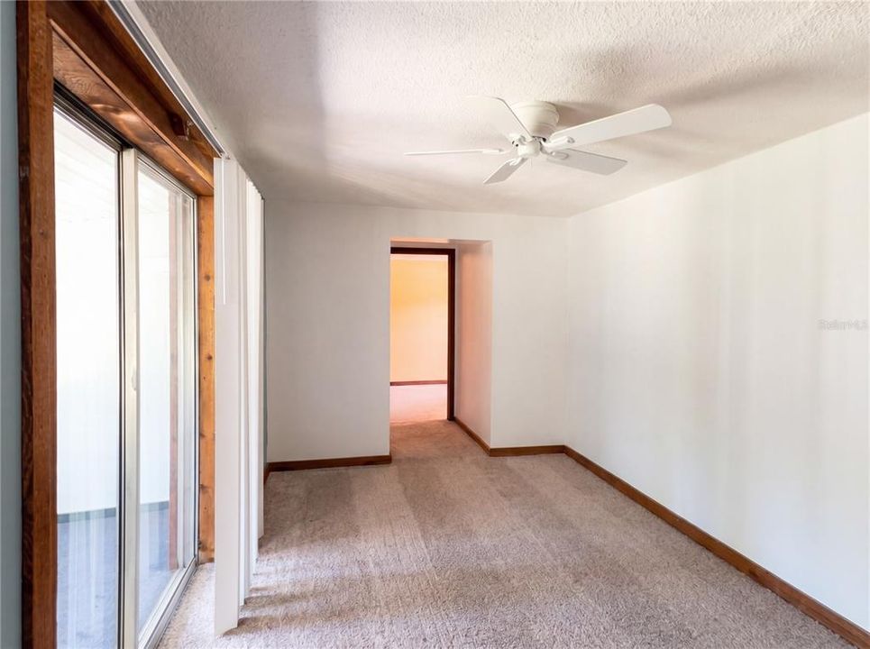 For Sale: $160,000 (2 beds, 1 baths, 1016 Square Feet)