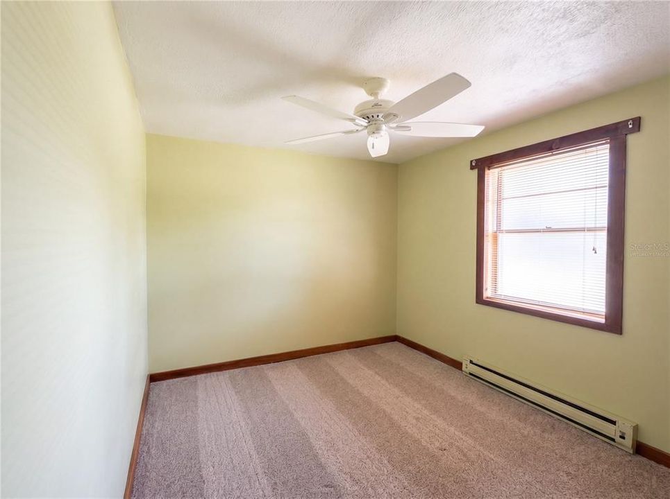 For Sale: $160,000 (2 beds, 1 baths, 1016 Square Feet)