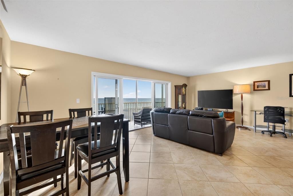 Active With Contract: $899,000 (2 beds, 2 baths, 1150 Square Feet)