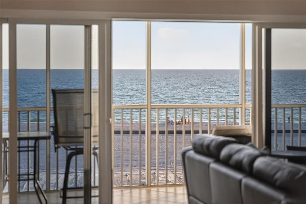 Active With Contract: $899,000 (2 beds, 2 baths, 1150 Square Feet)