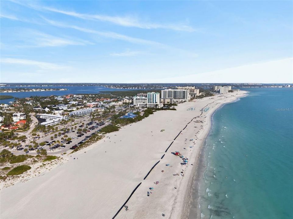 Active With Contract: $899,000 (2 beds, 2 baths, 1150 Square Feet)
