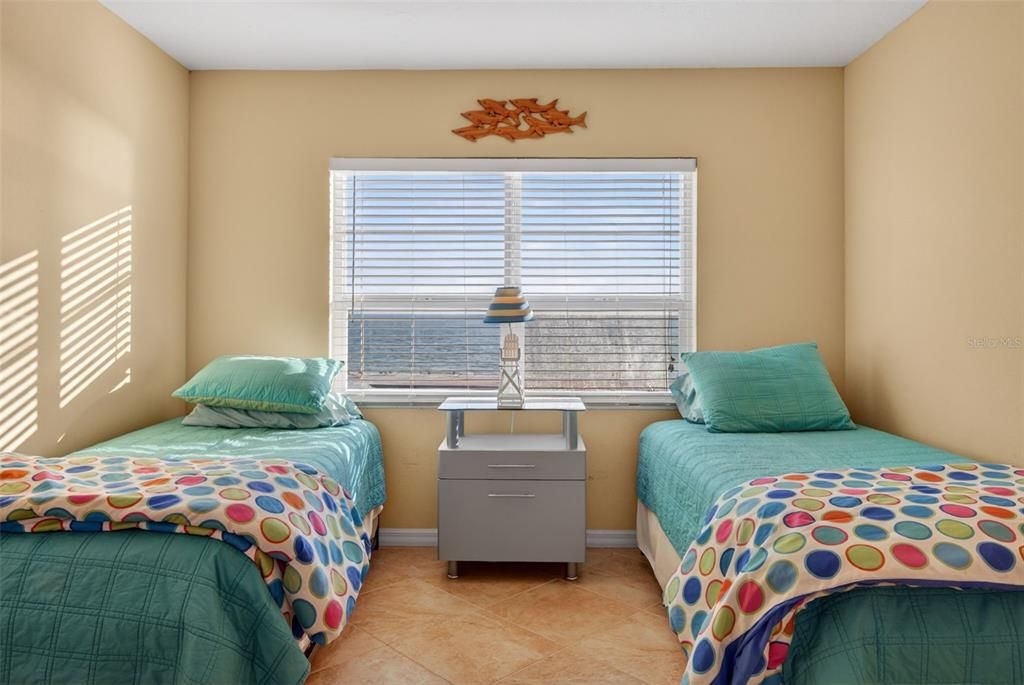 Active With Contract: $899,000 (2 beds, 2 baths, 1150 Square Feet)