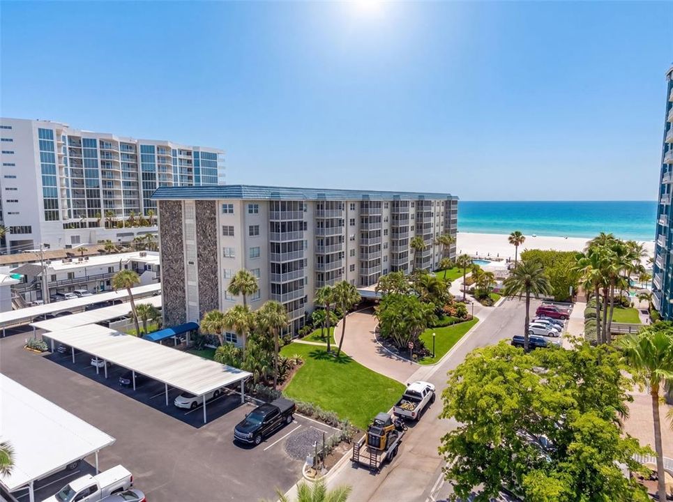 Active With Contract: $899,000 (2 beds, 2 baths, 1150 Square Feet)