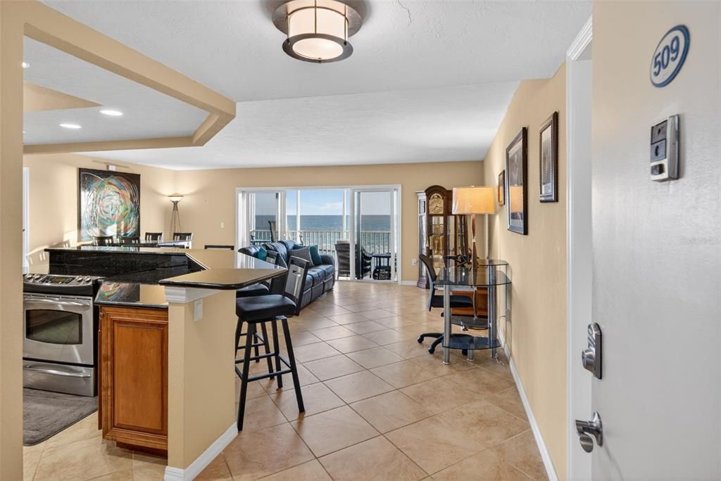 Active With Contract: $899,000 (2 beds, 2 baths, 1150 Square Feet)