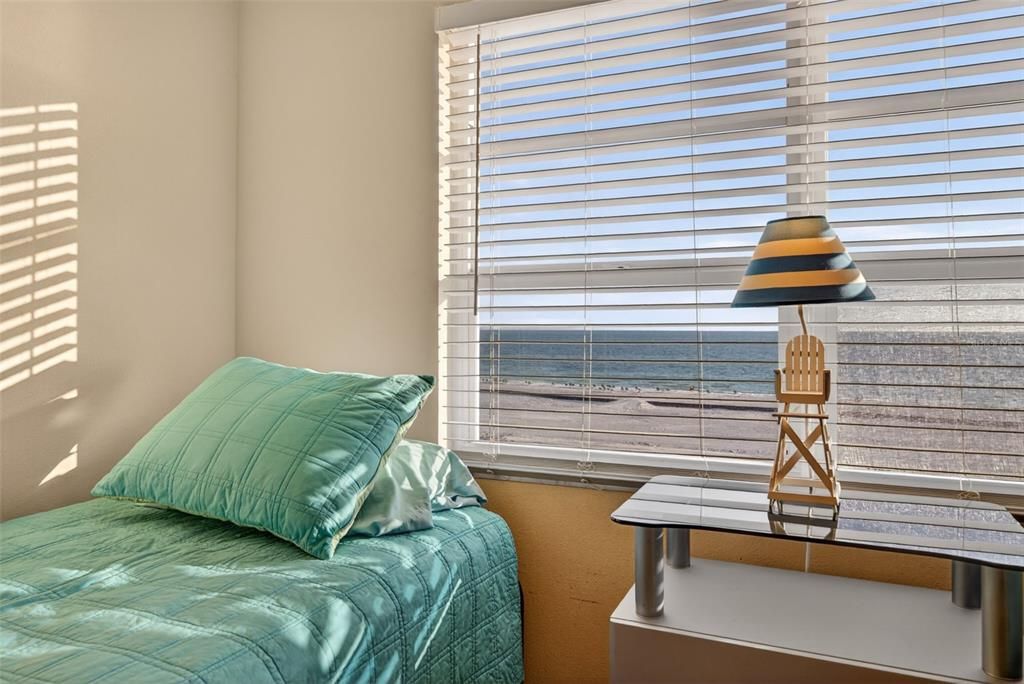 Active With Contract: $899,000 (2 beds, 2 baths, 1150 Square Feet)