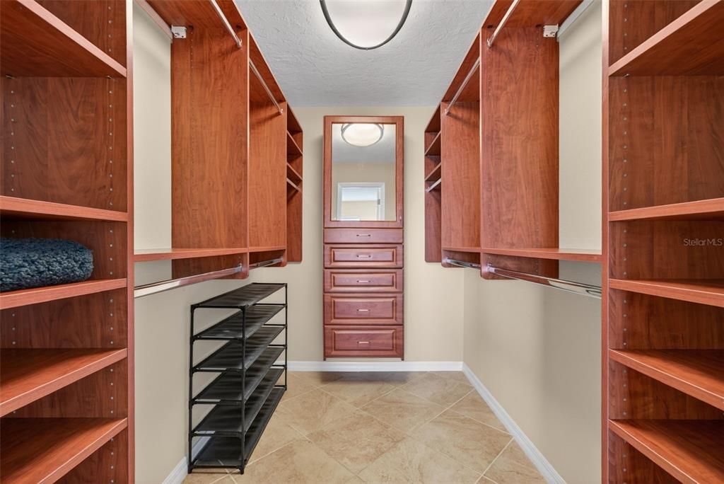 Active With Contract: $899,000 (2 beds, 2 baths, 1150 Square Feet)