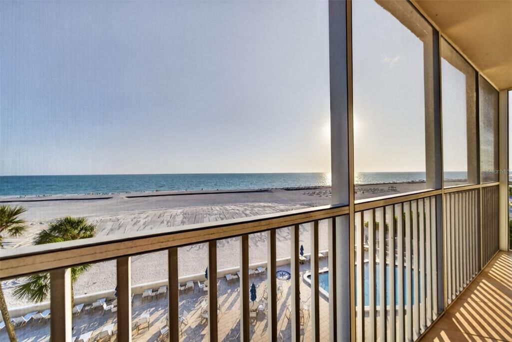 Active With Contract: $899,000 (2 beds, 2 baths, 1150 Square Feet)