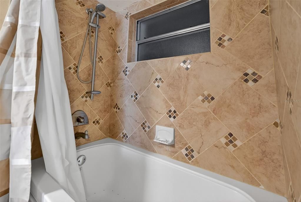 Active With Contract: $899,000 (2 beds, 2 baths, 1150 Square Feet)